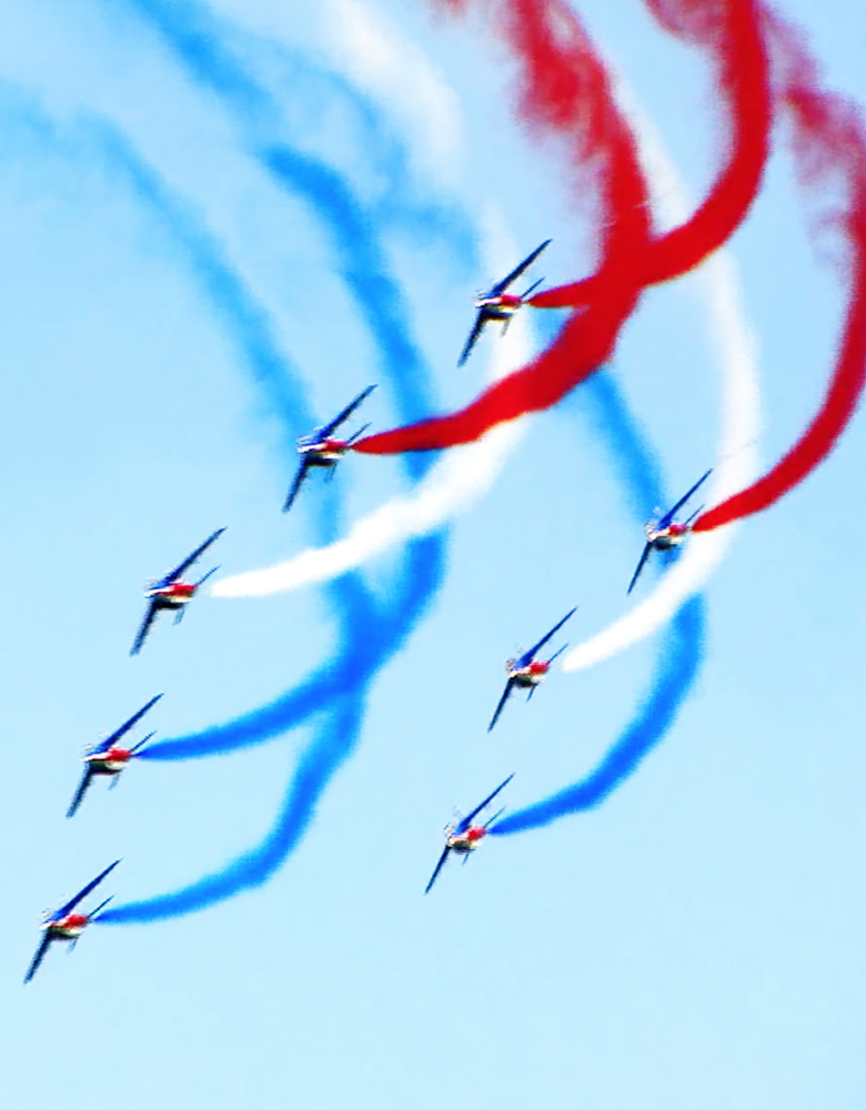 PATROUILLE DE FRANCE : ENTRE CIEL ET TERRE